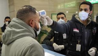 الإصابات بكورونا تتراجع في مصر