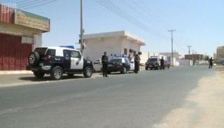 عناصر من الشرطة السعودية أمام استراحة الحرازات - أرشيفية