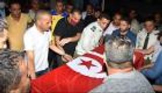 "يا غنوشي يا سفاح".. شعار وداع أهالي شهيد الإرهاب بتونس