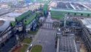 حريق ضخم بمصنع تركي للحديد والصلب في الجزائر