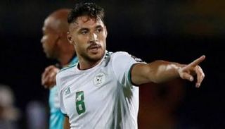 يوسف بلايلي لاعب الأهلي السعودي