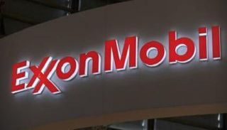 إكسون تقلص حجم إمبراطوريتها وسط مخاوف في وول ستريت على التوزيعات النقدية