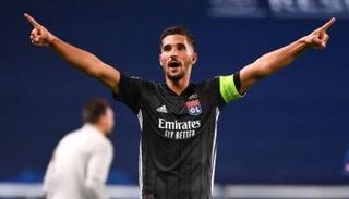 حسام عوار نجم ليون الفرنسي