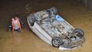 فيضانات الجزائر تغرق أحياء سكنية بأكملها.. والرئيس يتدخل