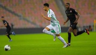 الأهلي ضد الرائد