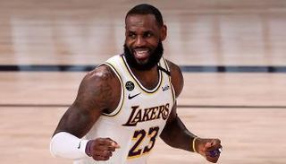 ليبرون جيمس لاعب لوس أنجلوس ليكرز
