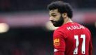 بعد صورة "أنستقرام".. كيف دعم محمد صلاح مدافع الأهلي المصري؟