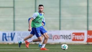 نبيل بن طالب لاعب شالكه