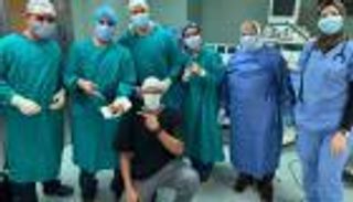 بالصور.. جراحة لاستخراج آلاف الجنيهات من أمعاء مريض مصري