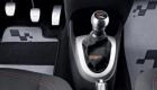 أغرب دواسات الوقود والمكابح في السيارات.. بعضها لن تتوقعه