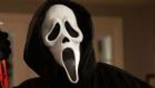 طابع بريد حل اللغز.. إيطالية ضللت الشرطة لمدة 20 عاما بـ"قناع سكريم" 