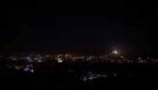  الدفاعات الجوية السورية تتصدى لصواريخ إسرائيلية شرقي حلب