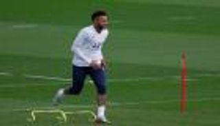 رغم عدوى كورونا.. ظهور مفاجئ لنيمار في تدريبات باريس