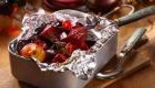 استخدام ورق الفويل في الطبخ.. المسموح والممنوع