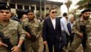 قرارات السراج تنذر بانهيار حكومته.. وصدام وشيك بين أطرافها