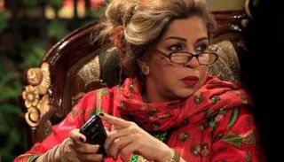 الفنانة العمانية فخرية خميس