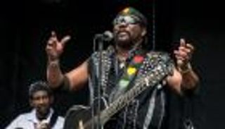 وفاة توتس هيبرت.. مغنّي الـ"ريغي" التاريخي