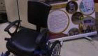 مصري يكشف 5 ابتكارات فريدة لأصحاب الهمم.. نظارة ذكية وكرسي يقرأ أفكارك