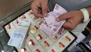 عملات من الليرة التركية - رويترز