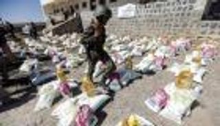 "رايتس ووتش"تفضح استيلاء الحوثي على مساعدات الإغاثة الدولية