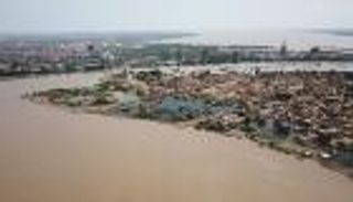 الفيضانات والكتب والوجبات تؤجل الدراسة في السودان