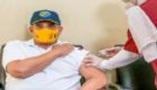 ولي عهد البحرين يتطوع في التجارب السريرية الثالثة للقاح كورونا