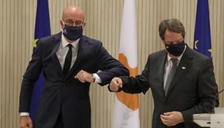 شارل ميشال والرئيس القبرصي نيكوس أناستاسيادس