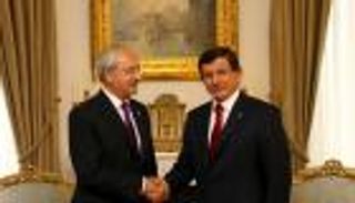 أردوغان بين فكي الرحى.. داود أوغلو وزعيم المعارضة