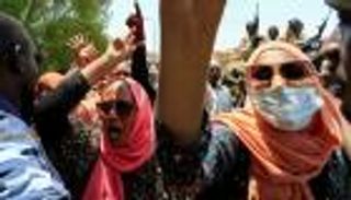 السودان يرفع حظر كورونا لأول مرة منذ أبريل