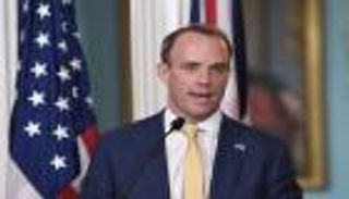 صدى واسع لجريمة منع الحوثي للمساعدات.. بريطانيا تنتقد