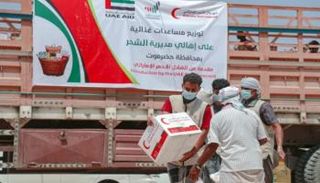 مساعدات إماراتية لأهالي الشحر في حضرموت