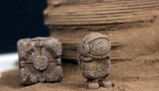 نماذج مصغرة لأشياء تم تصنيعها من المادة المستوحاة من الكيتين