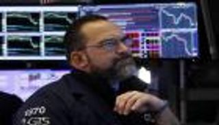 تحالف التكنولوجيا والبطالة يعرقل وول ستريت.. أبل وأمازون أكبر الخاسرين