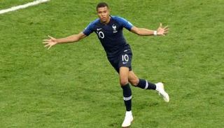 كيليان مبابي نجم باريس سان جيرمان ومنتخب فرنسا