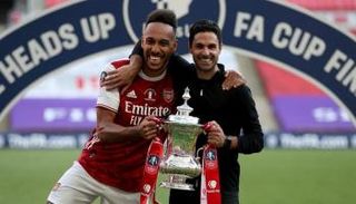 أرتيتا مدرب أرسنال ومهاجمه أوباميانج