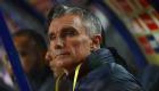 بعد هجوم رئيس الزمالك.. التعاون يكشف كواليس التعاقد مع كارتيرون