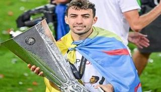 منير الحدادي نجم إشبيلية الإسباني