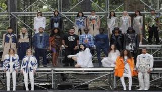 عرض أزياء لدار "بوربري" 