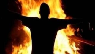 تونسي يضرم النيران في نفسه- أرشيفية