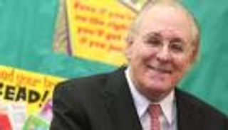 وفاة ونستون جروم مؤلف "فورست جامب" عن 77 عاما