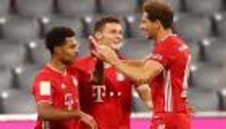 بايرن ميونيخ يدهس شالكه بثمانية جديدة في افتتاح الدوري الألماني