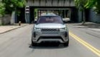 4 صور ترصد قدرات "رينج روفر إيفوك" وحش الطرق الوعرة