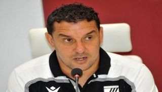 أنيس بوجلبان مدرب الصفاقسي التونسي