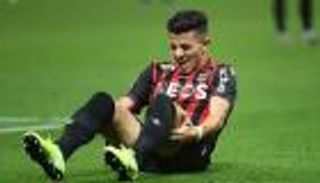 إصابة يوسف عطال.. أوتار الركبة تضرب نجم الجزائر