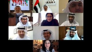 جانب من اجتماع مصرف الإمارات للتنمية