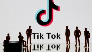 تطبيق الفيديوهات القصيرة الشهير تيك توك