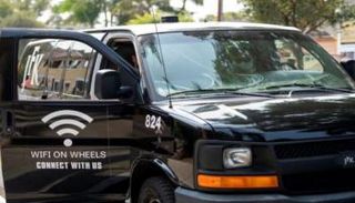 شاحنة صغيرة ضمن مشروع "واي فاي أون ويلز"