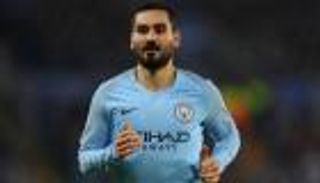 لاعب السيتي يطلب 100 نقطة للمنافسة على البريمييرليج