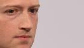 زوكربيرج يخالف المشاهير.. تعرف على هاتف مؤسس فيسبوك