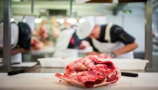 مسابقة لاختيار أفضل القصابين بفرنسا - أرشيفية